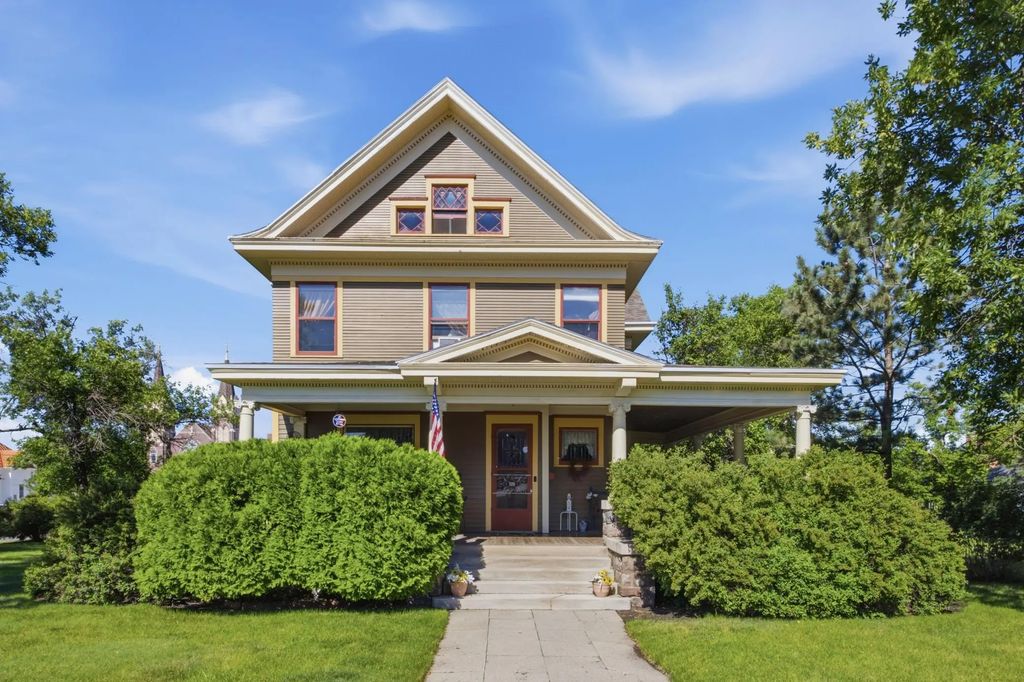 520 2nd Avenue Se, Jamestown