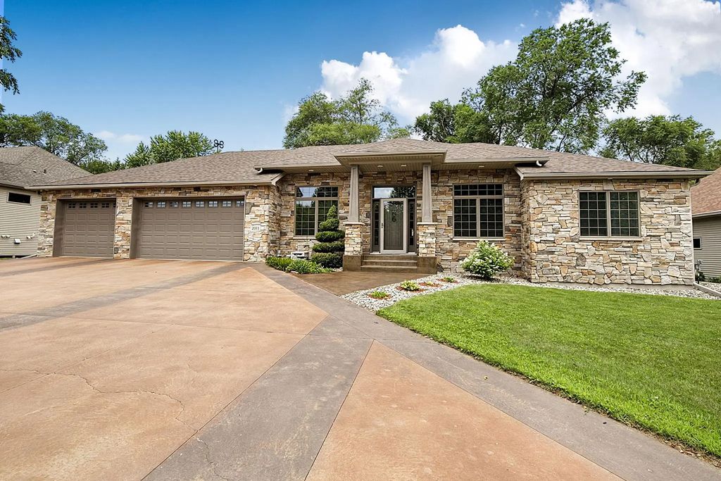 2011 Temminck Road, Saint Cloud