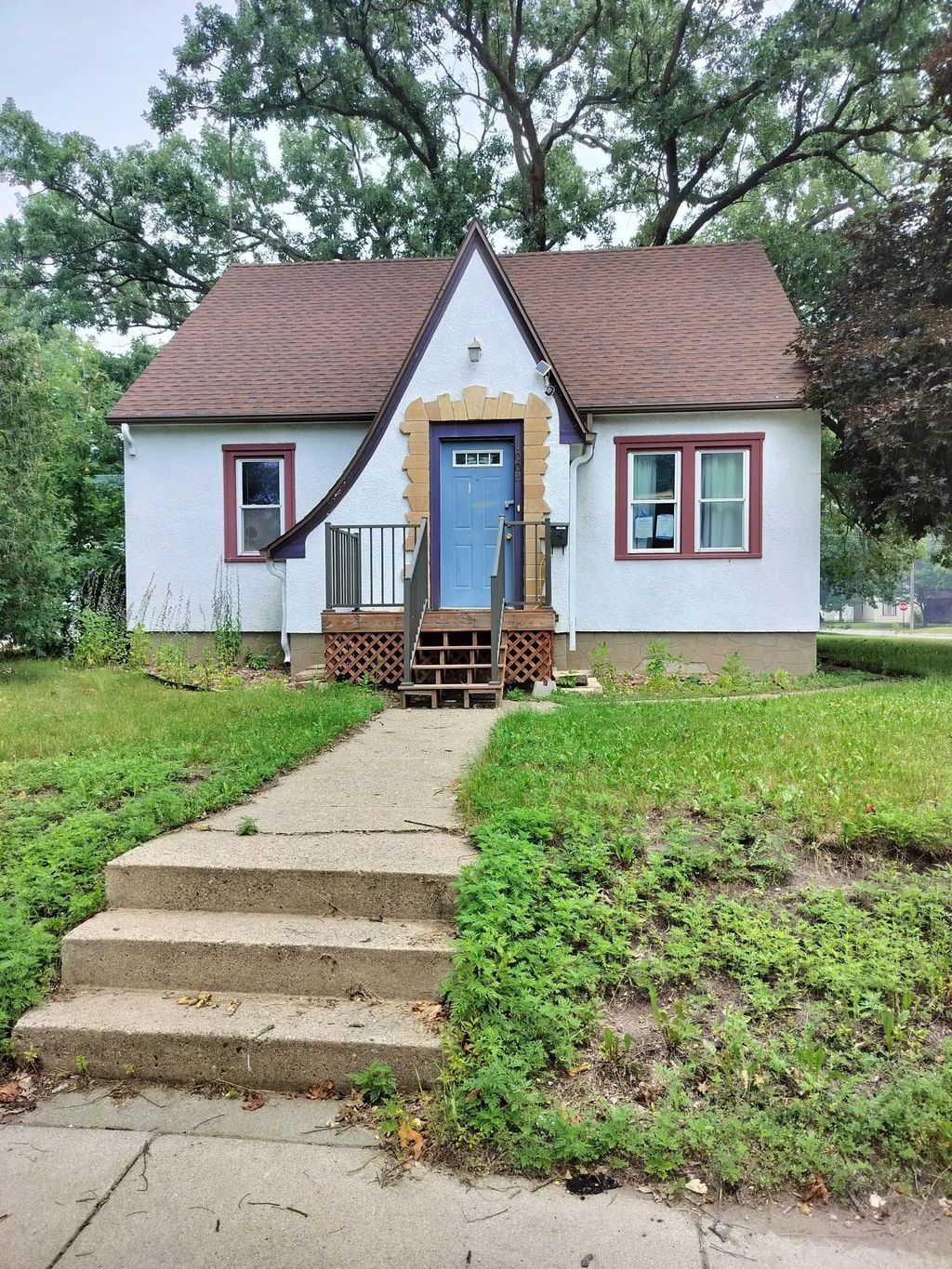 1002 10th Avenue N, Saint Cloud