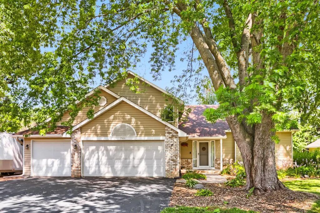 7901 Lilac Lane, Victoria