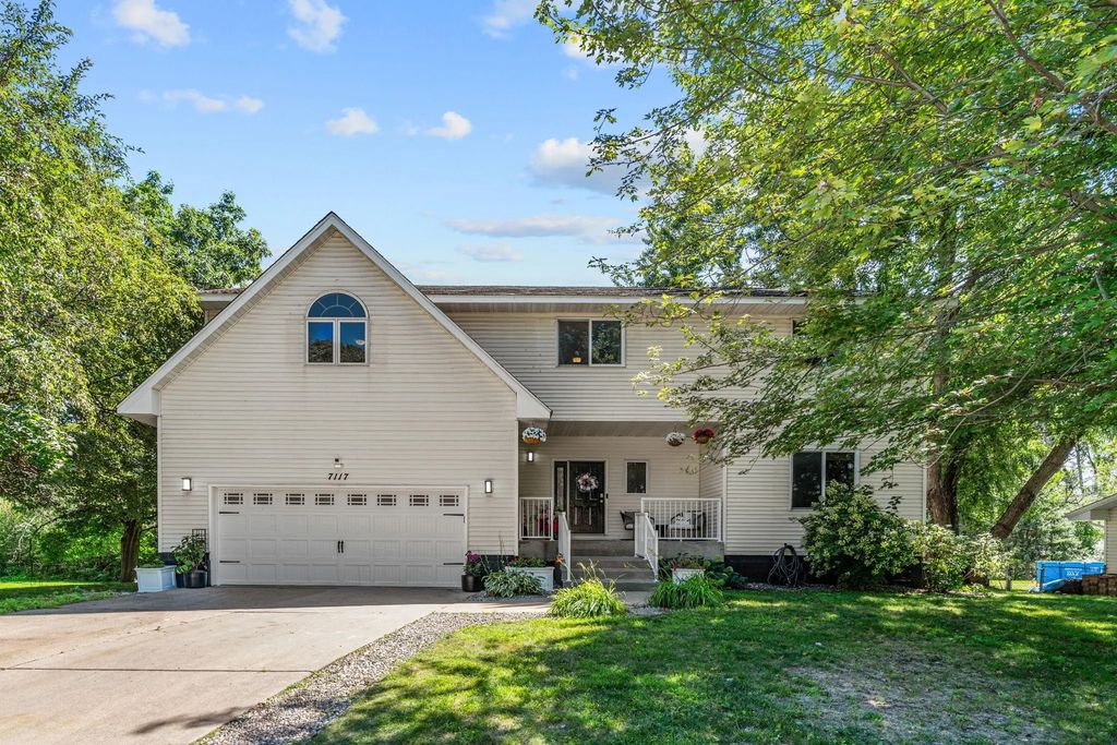 7117 Courtly Road, Woodbury