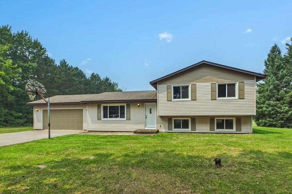 16112 Kettle River Boulevard Ne, Columbus