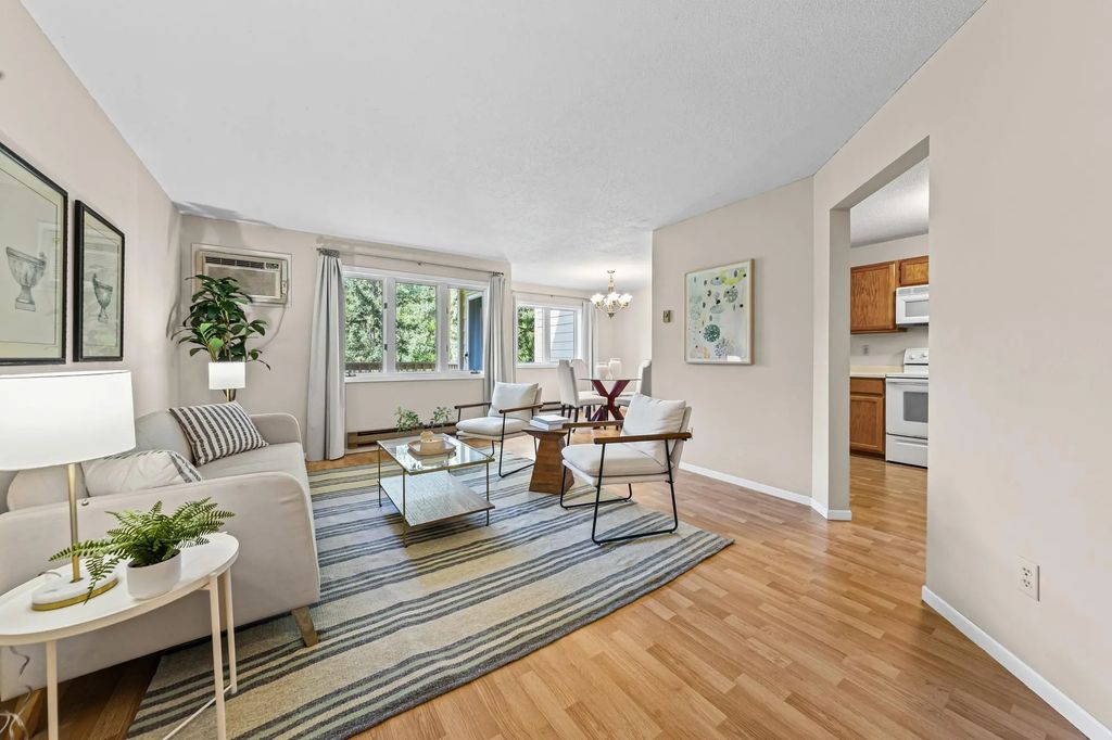 1560 Wheelock Lane 203, Saint Paul