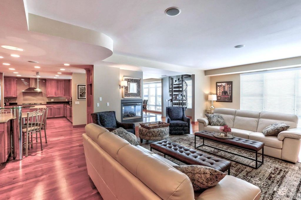 1070 Grandview Court Ne 406, Columbia Heights