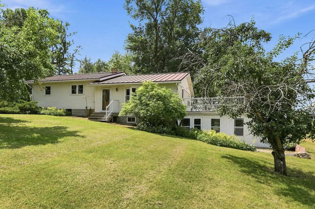 21126 210th Street, Hutchinson