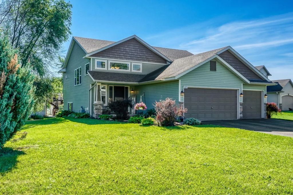 5833 212th Street N, Forest Lake