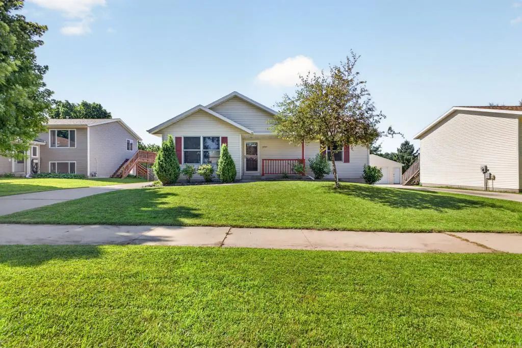 3704 Strathmore Lane Se, Rochester