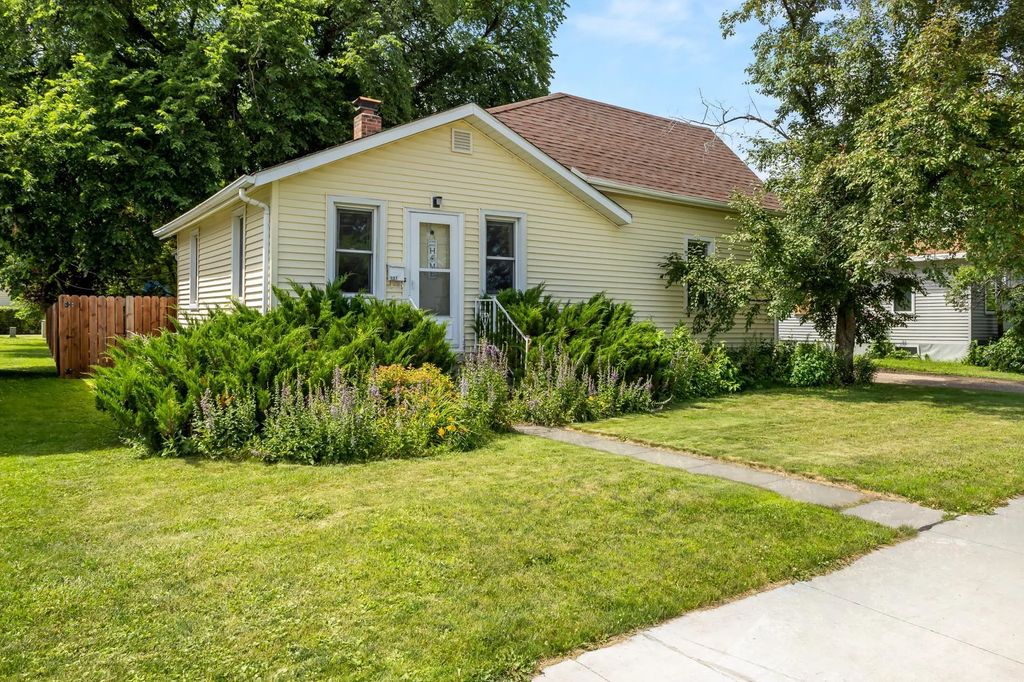 527 1st Street N, Wahpeton