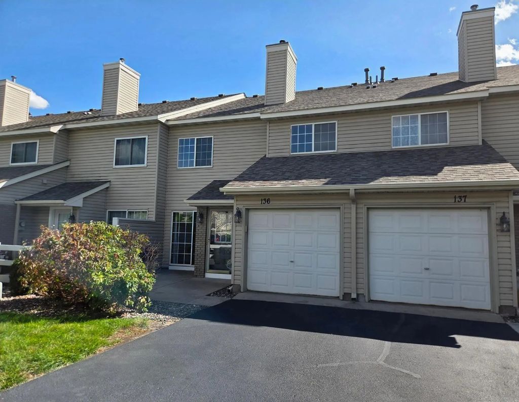 13151 Meadowood Way Nw 136nw, Coon Rapids