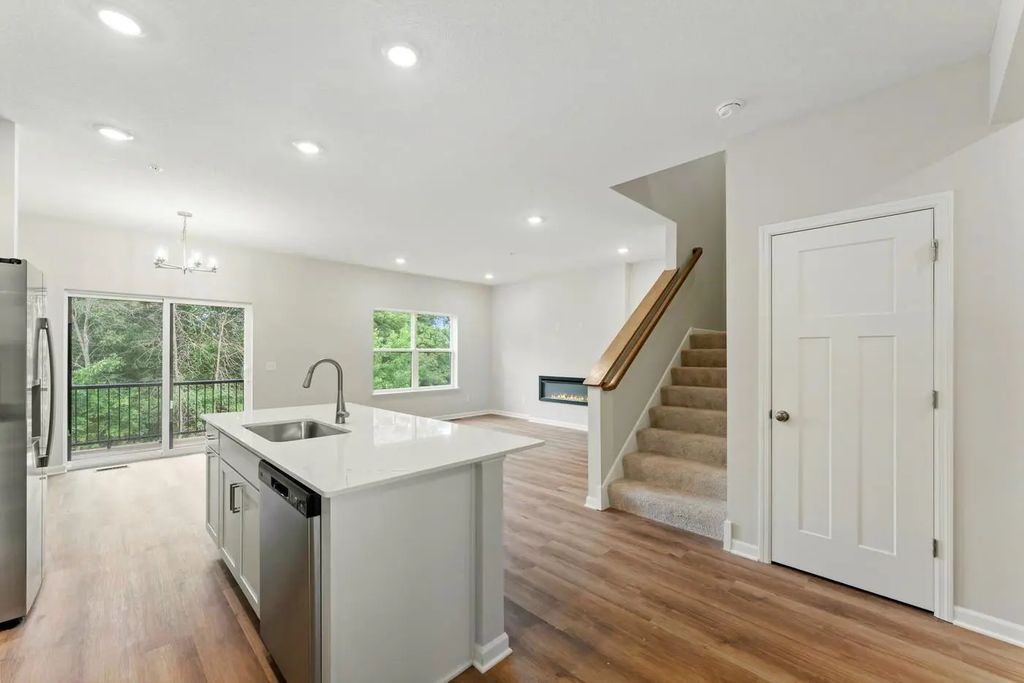 678 Tulare Terrace, Newport