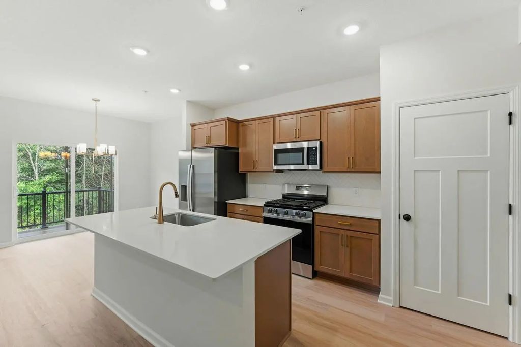676 Tulare Terrace, Newport
