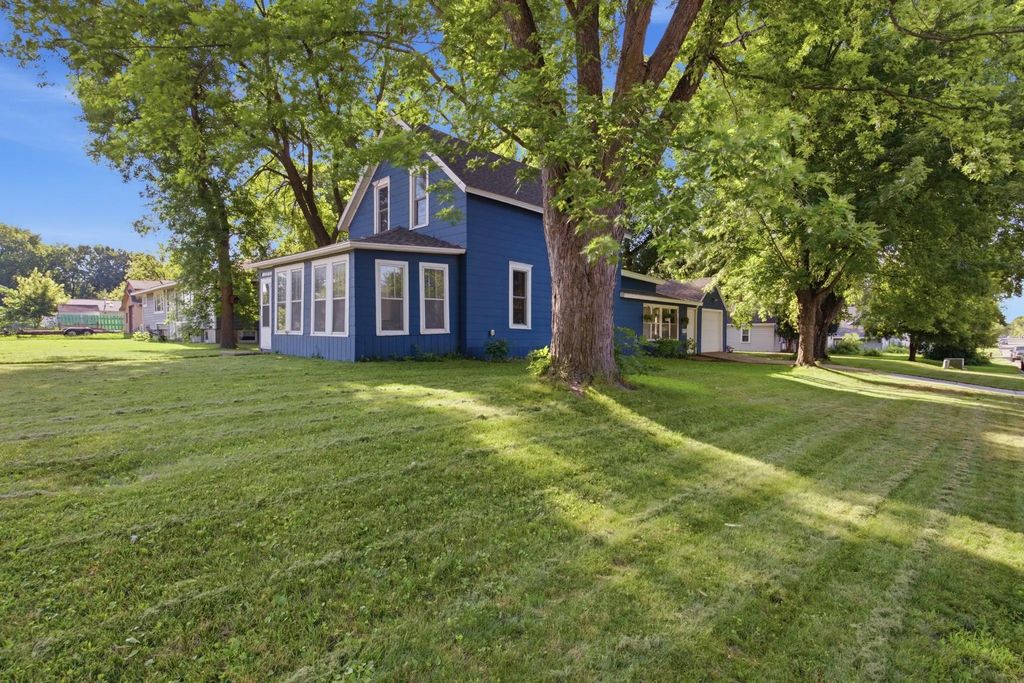 1223 Litchfield Avenue Sw, Willmar