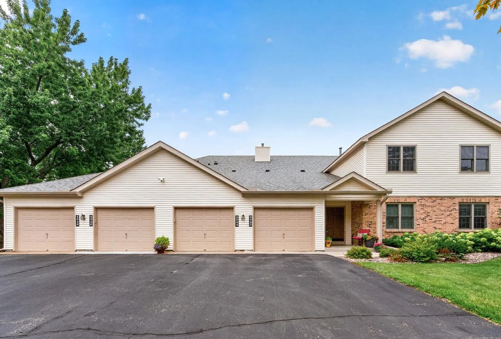 4248 Oakmede Lane 97a, White Bear Lake