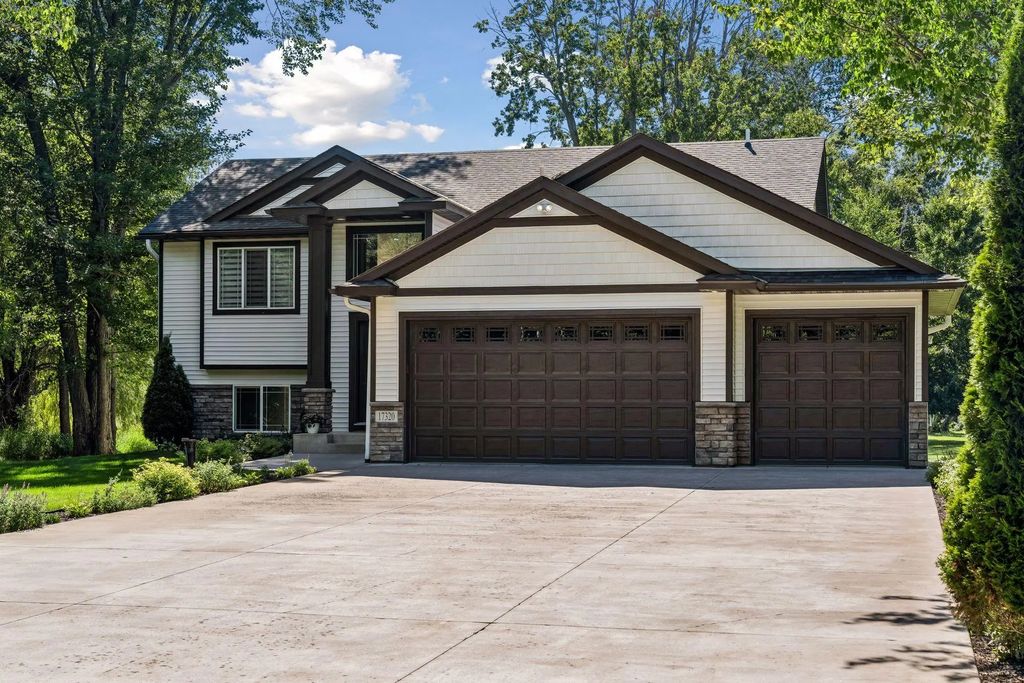 17320 Staples Street Ne, Andover