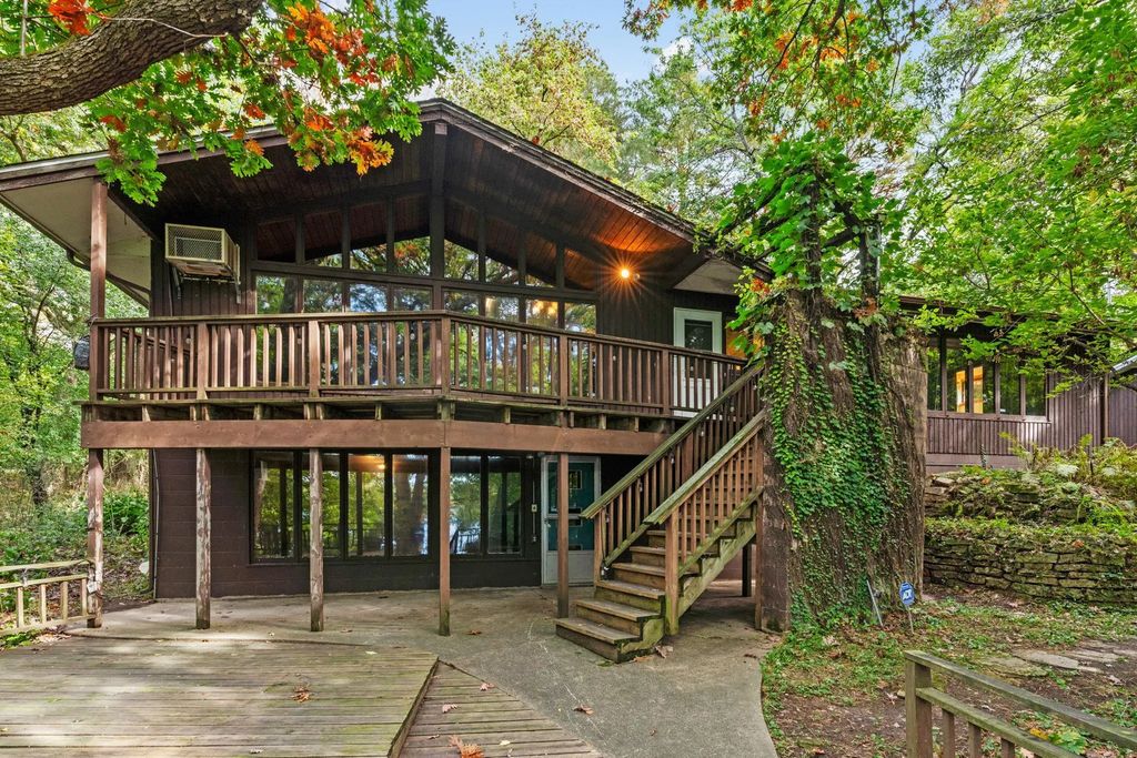 8274 Hidden Bay Trail N, Lake Elmo
