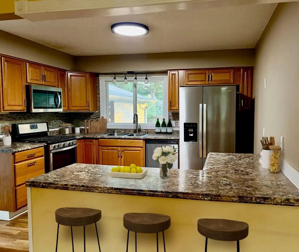 4333 Rahn Road, Eagan