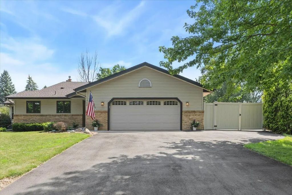 1309 Fremont Court, Burnsville