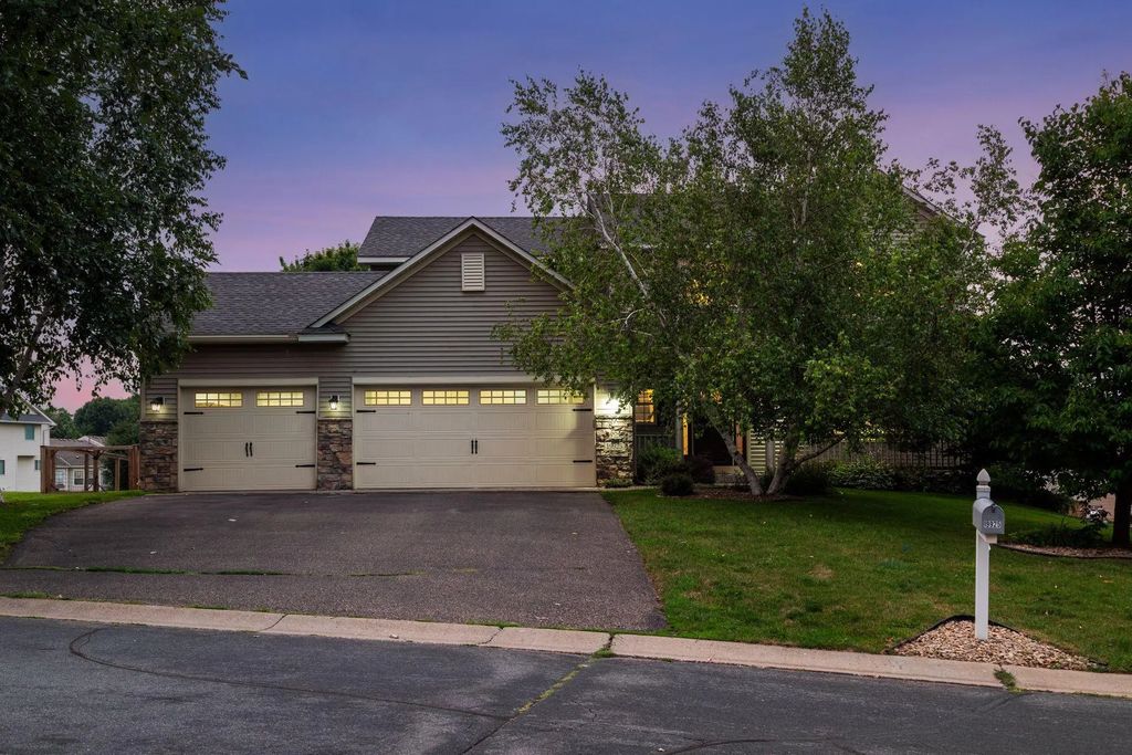 19925 English Court, Farmington