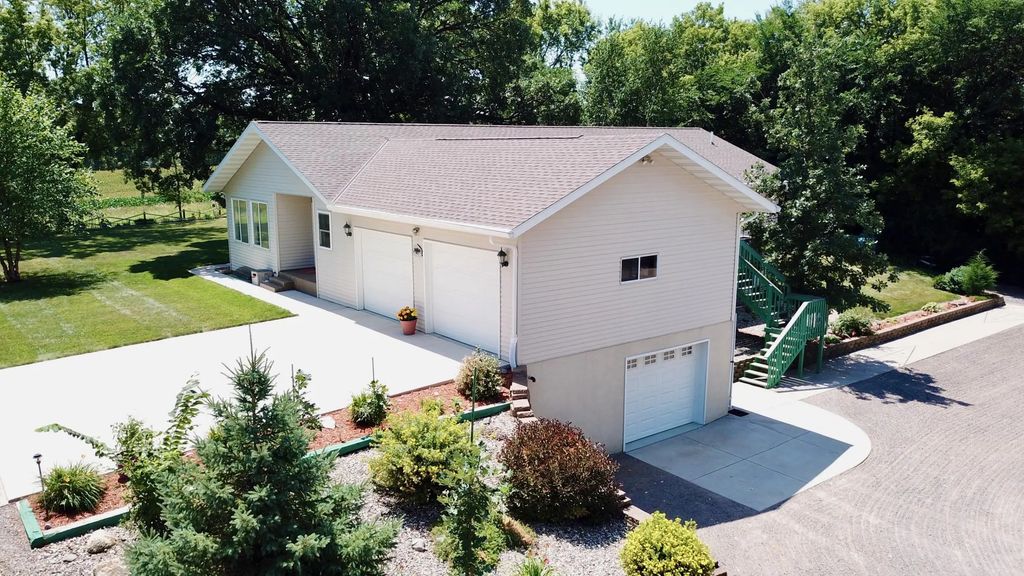 17545 705th Avenue, Dassel