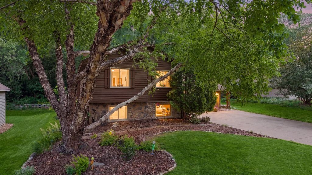 13225 Court Place, Burnsville