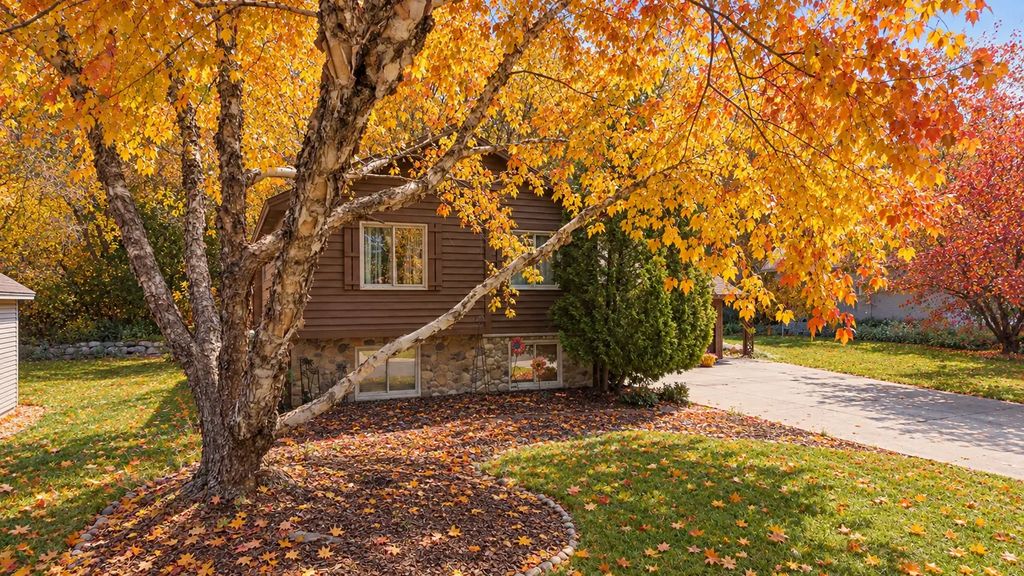 13225 Court Place, Burnsville