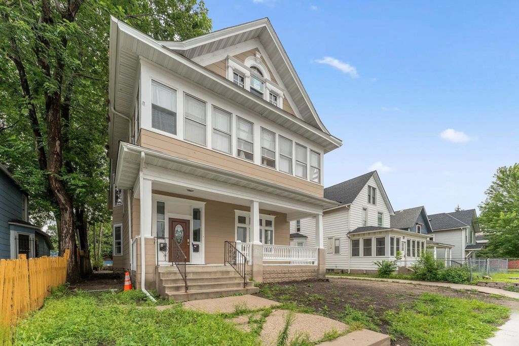 2221 Bloomington Avenue, Minneapolis