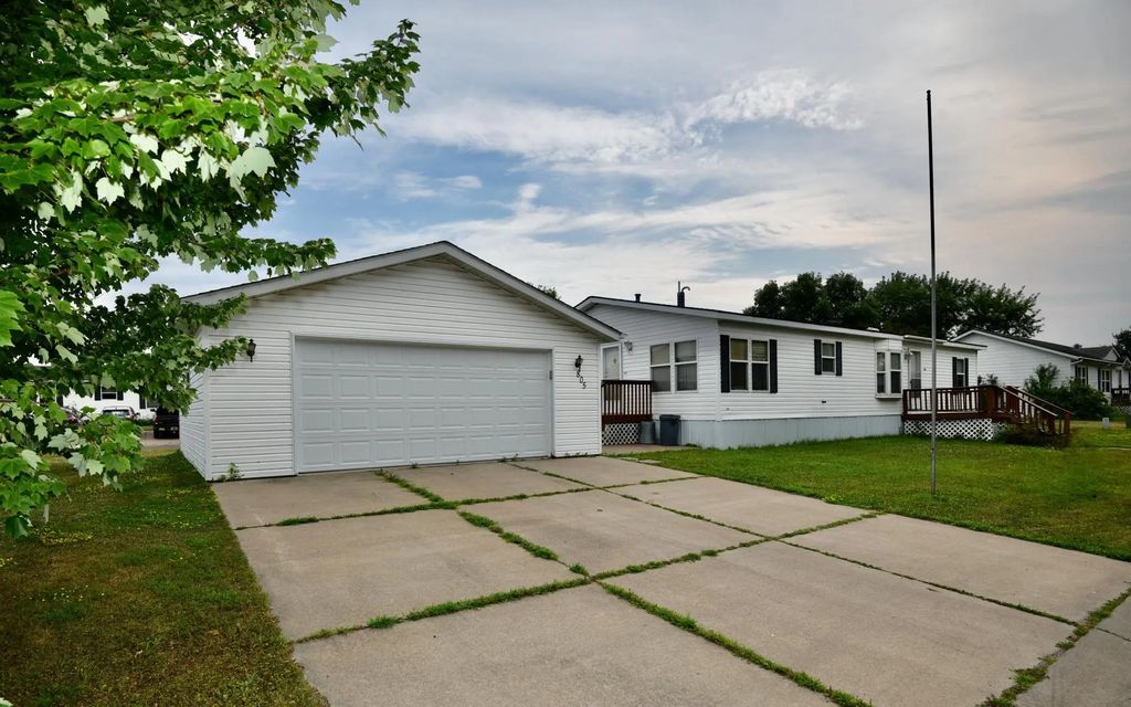 805 2nd Street Ne 805, Milaca