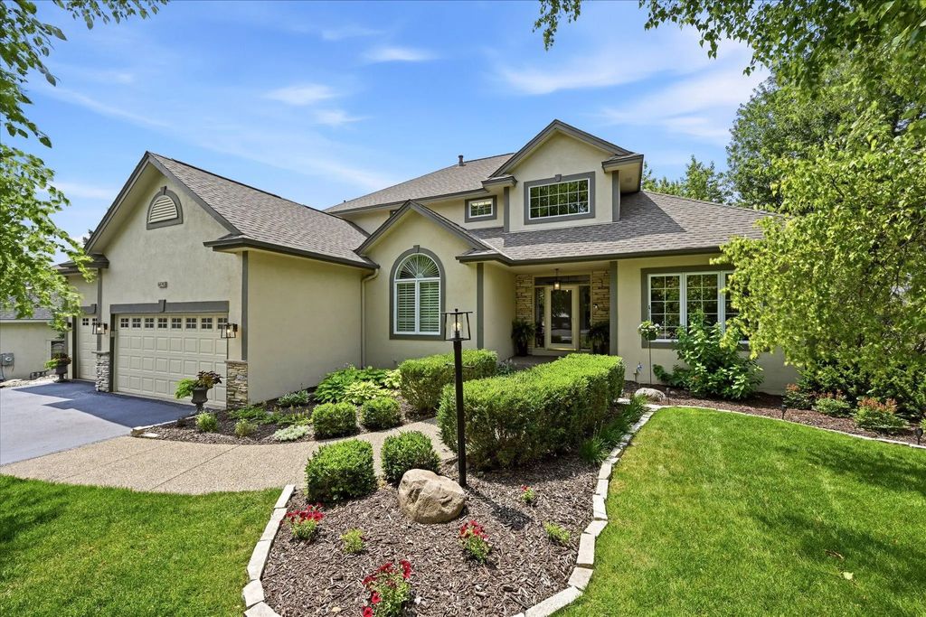 6690 Brenden Court, Chanhassen