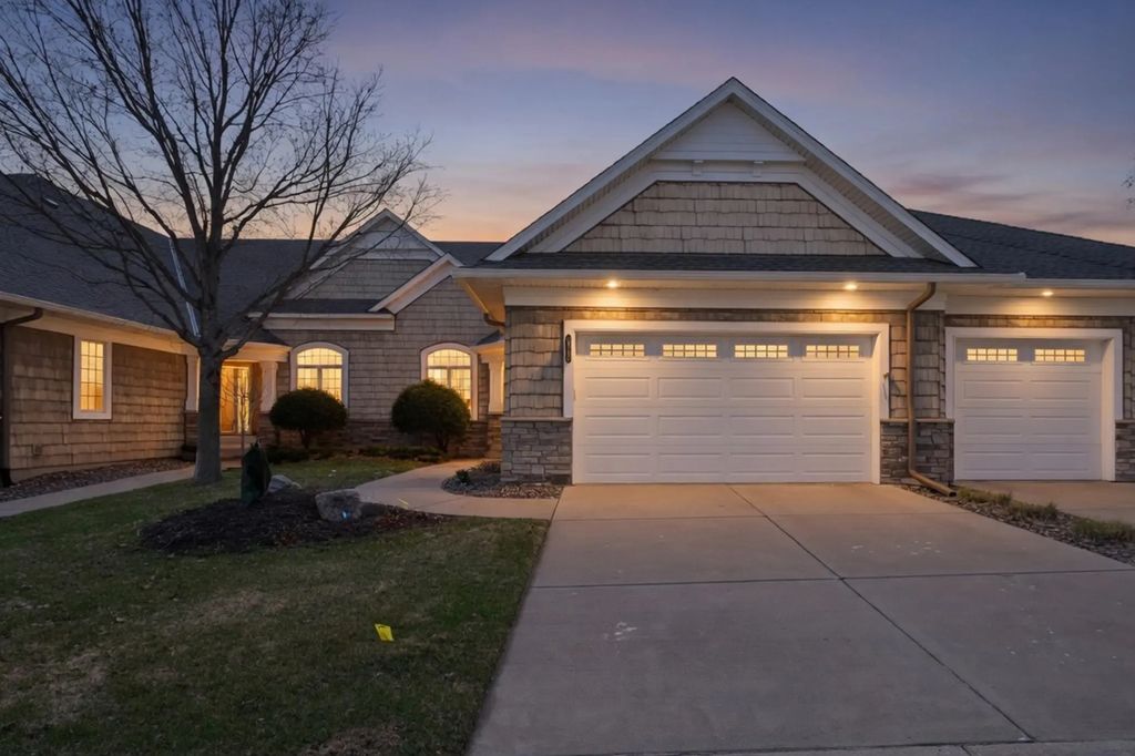 10100 Indigo Drive, Eden Prairie