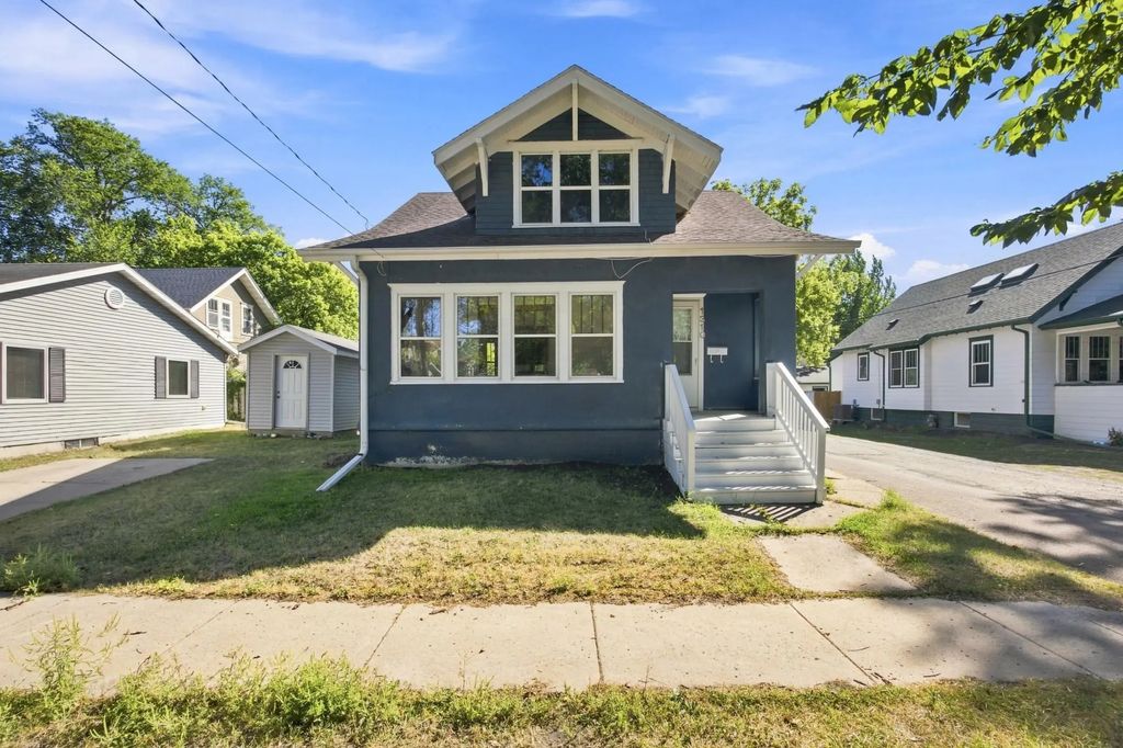 1310 11th Avenue S, Fargo