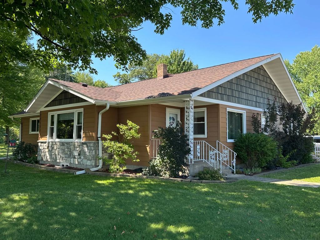 E910 Cedar Road, Eau Claire
