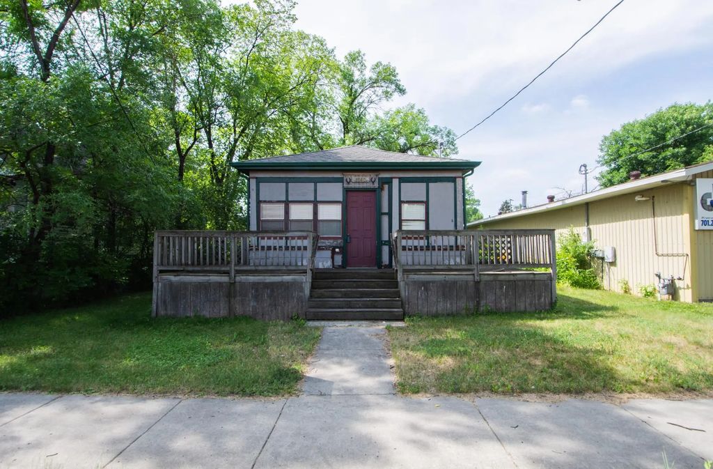 1340 4th Avenue N, Fargo