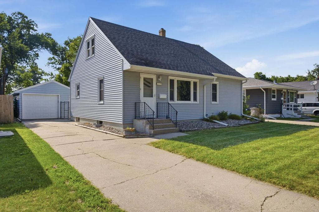 819 15th Street N, Moorhead
