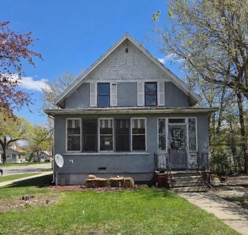 609 10th Street N, Fargo