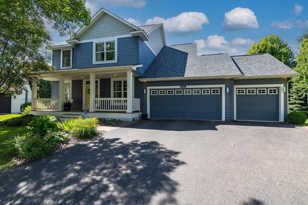 2362 Fieldstone Curve, Woodbury