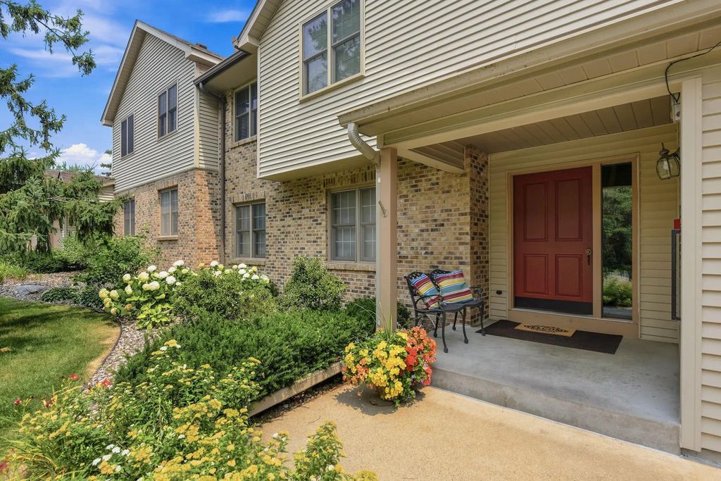 4254 Oakmede Lane 87b, White Bear Lake