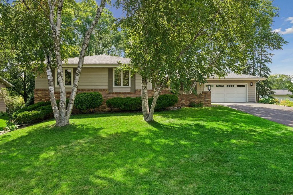 7204 Glouchester Drive, Edina