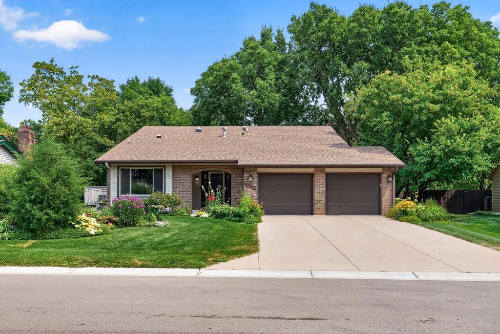 1810 Howell Street N, Falcon Heights