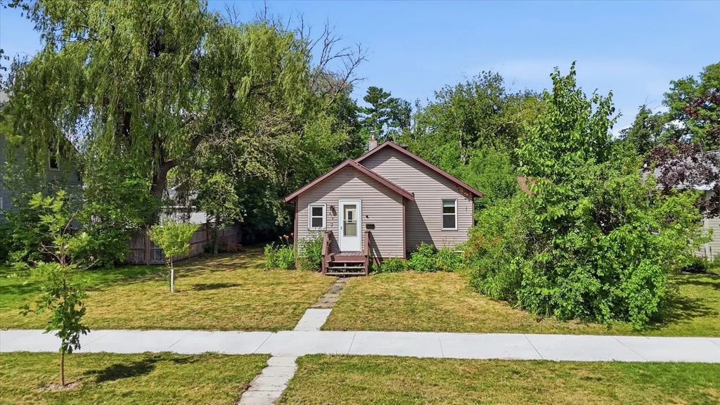 619 Ne 3rd Avenue, Grand Rapids