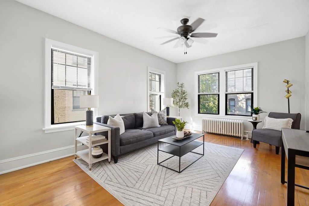220 E 19th Street 208, Minneapolis