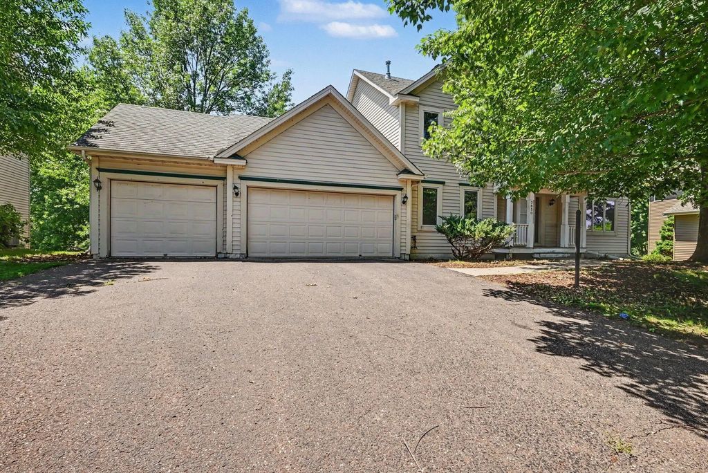 3850 Jamestown Curve, Woodbury