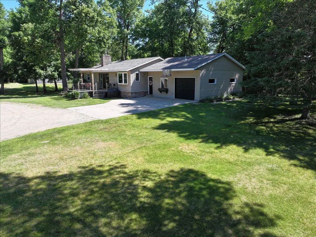 8833 County Road 11 Ne, Alexandria
