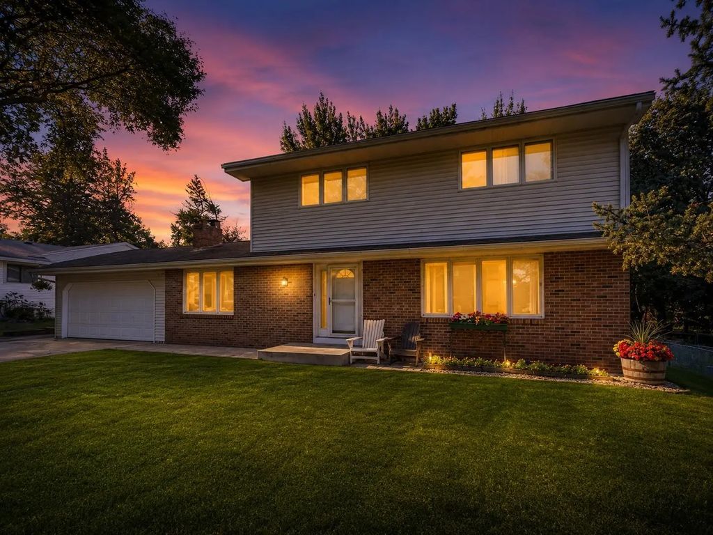 11006 Radisson Drive, Burnsville