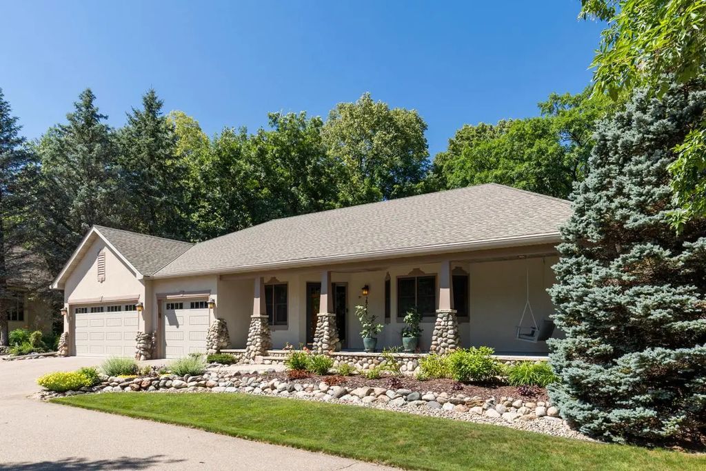 2934 Canyon Road, Chaska