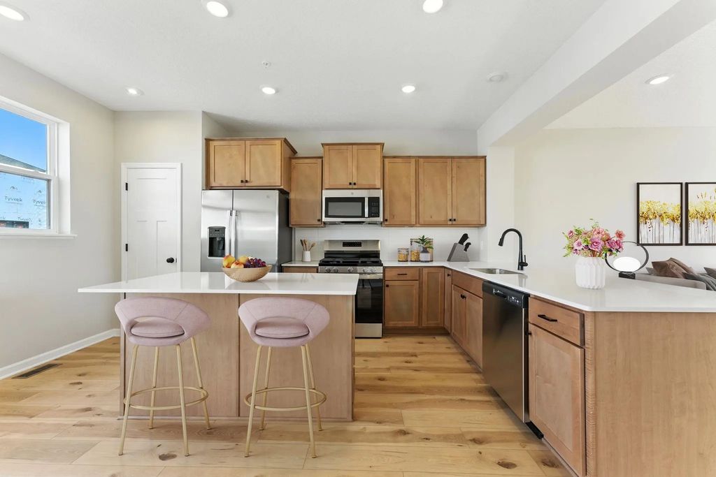 10368 Birchwood Circle, Victoria