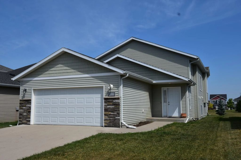 6105 61 Avenue S, Fargo