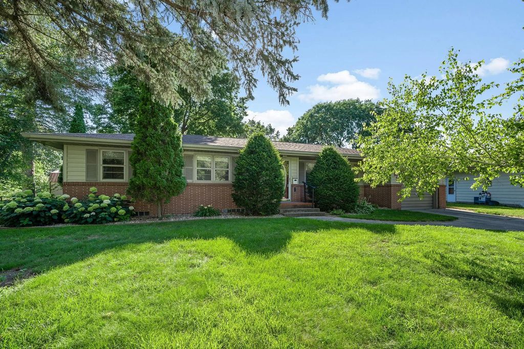 1024 Holden Place, Fairmont