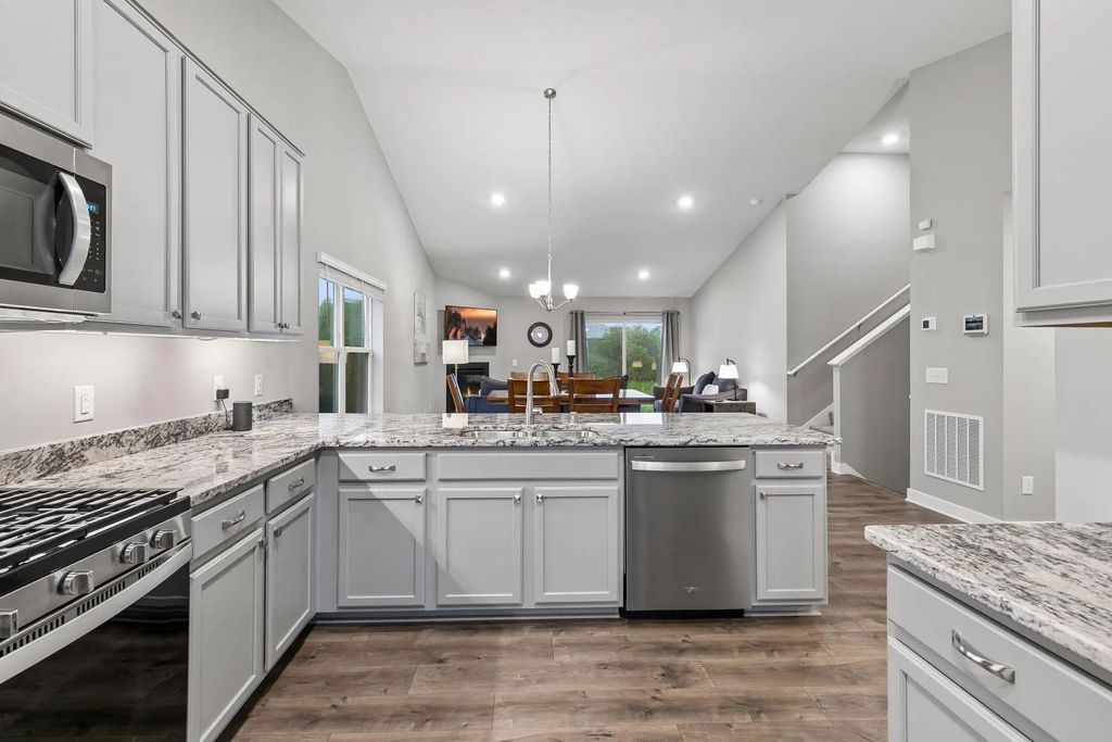 20566 Glade Avenue, Lakeville