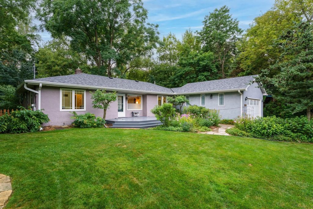 1274 Amble Road, Arden Hills