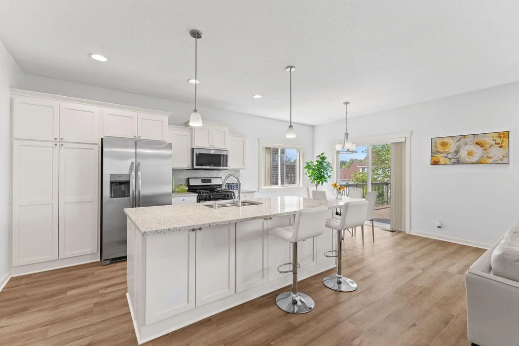 10730 Knollwood Lane, Woodbury
